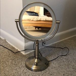 Light Up Makeup Mirror